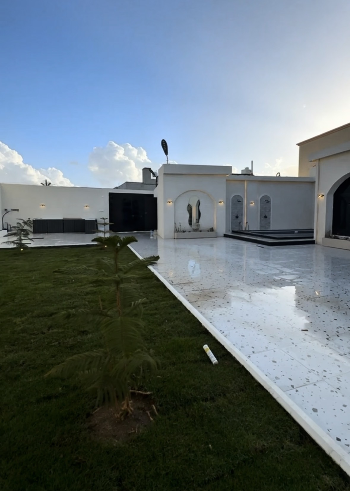 الفناء الخارجي-قسم(أ)